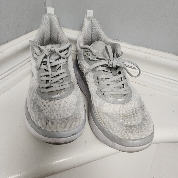 Women's Comfort Shoes - Picture 5 of 7